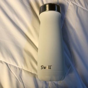 swell water bottle